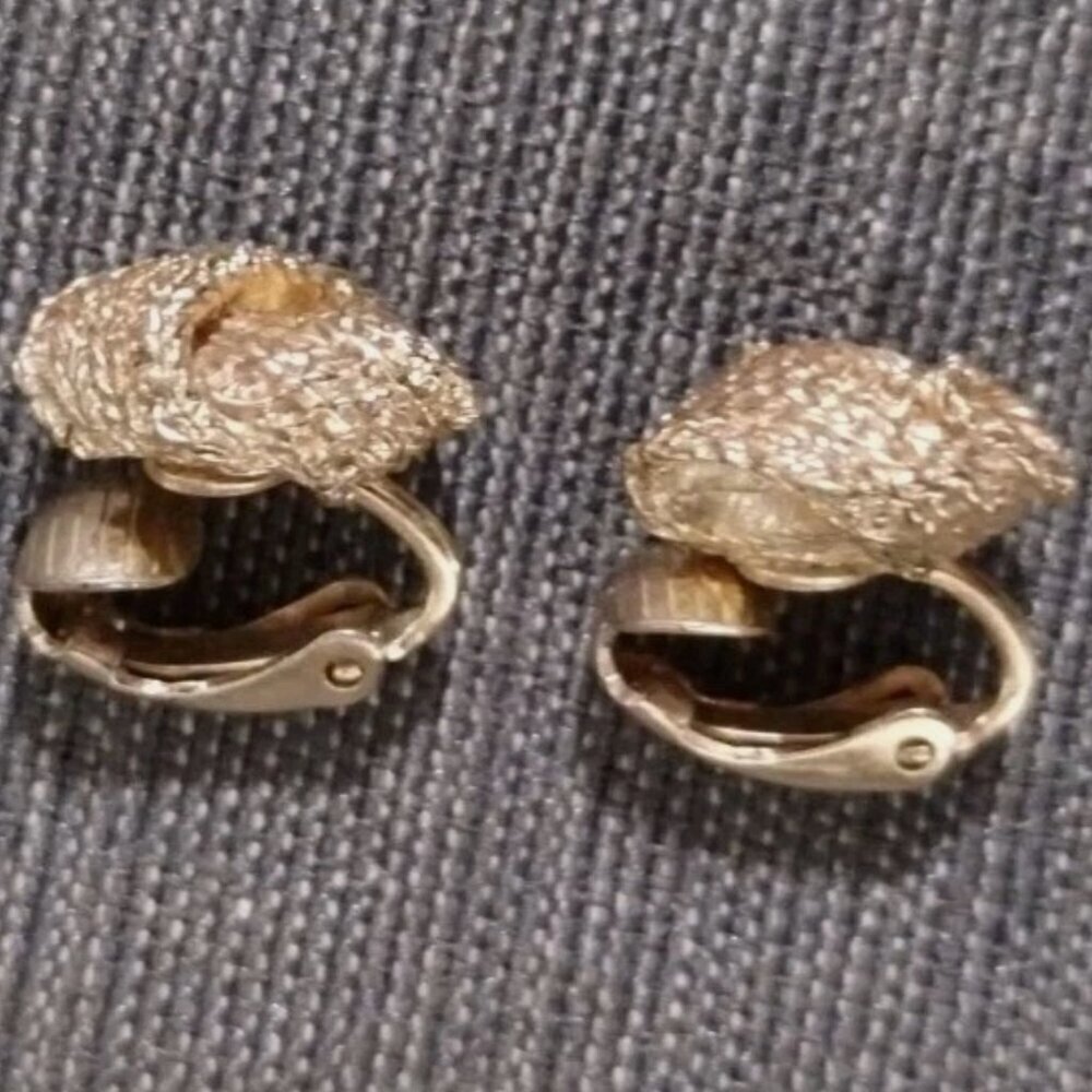 Vintage Christian Dior Knot Gold Tone Clip-On Earrings ~ Signed - Picture 2 of 5